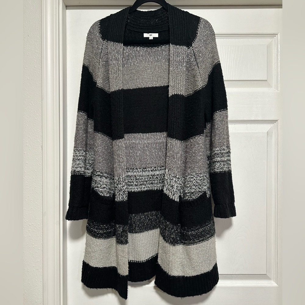 Nordstrom BP Black, Gray, White Stripped Long Sleeve Knit Open Cardigan (Size M)